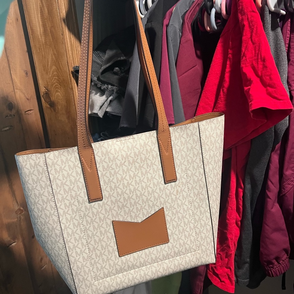 Micheal Kors tote purse